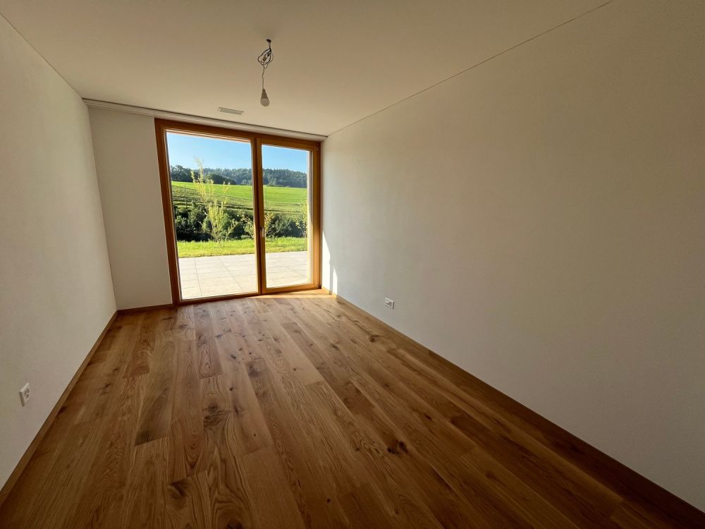 Moderne 4.5-Zimmer-Neubauwohnung mit grosser Terrasse - Bild 8
