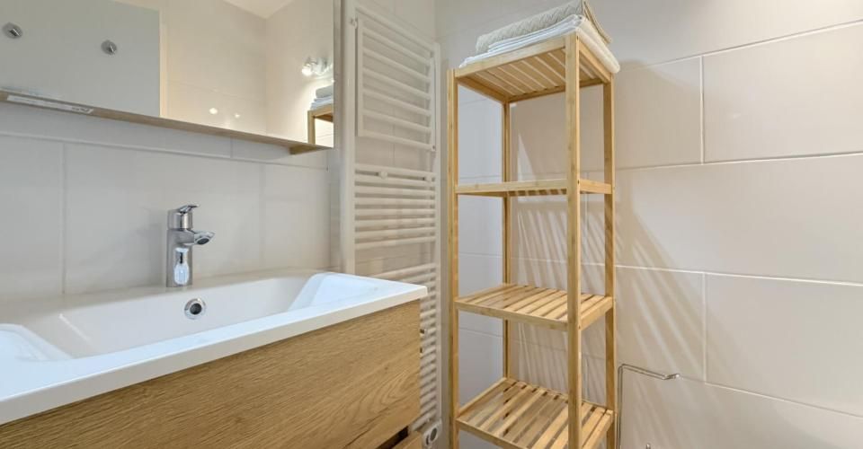 Magnifique grand studio avec alcôve au coeur de la station - Appartement meublé 1.5 pièces - image - 9