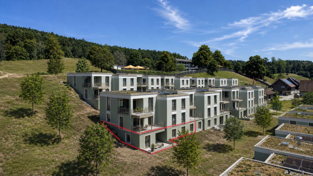 TILIA | Neubau 4.5-Zimmer mit 127 m2 NWF - Teilseesicht - Bezugsbereit ab 5. Oktober 2026 - Umgebung KI-generiert