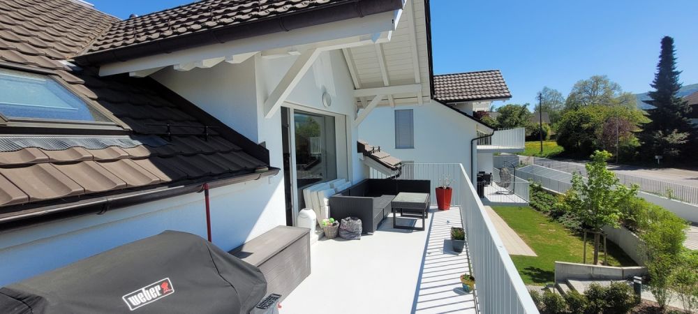Helles WG-Zimmer in 4.5-Zimmer-Dachwohnung in ruhiger, grüner Umgebung - Bild 3