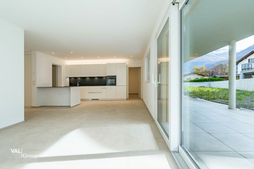 Grossräumige 2.5 Zimmer Wohnung mit grosszügiger Gartenfläche - Bild 4