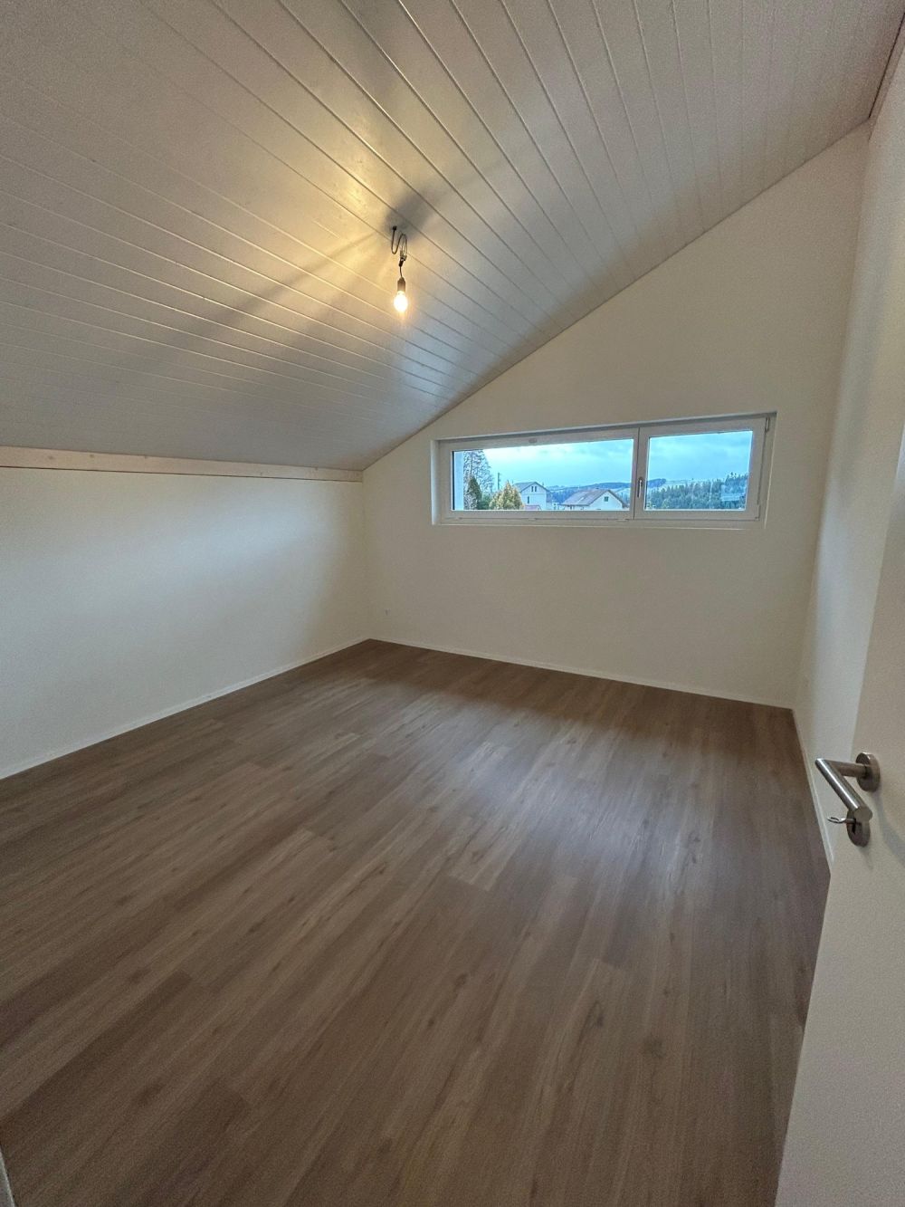 Grosses Einfamilienhaus 6.5-Zimmer) - Bild 11