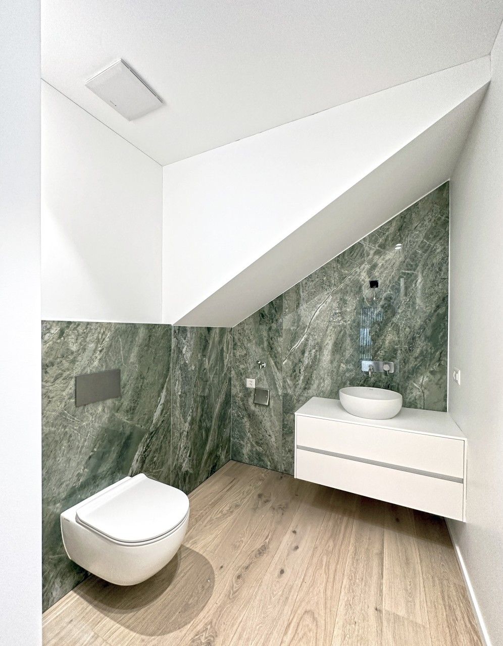 Nuovo ed Elegante 4.5 locali finemente arredato a Comano - Bild 9