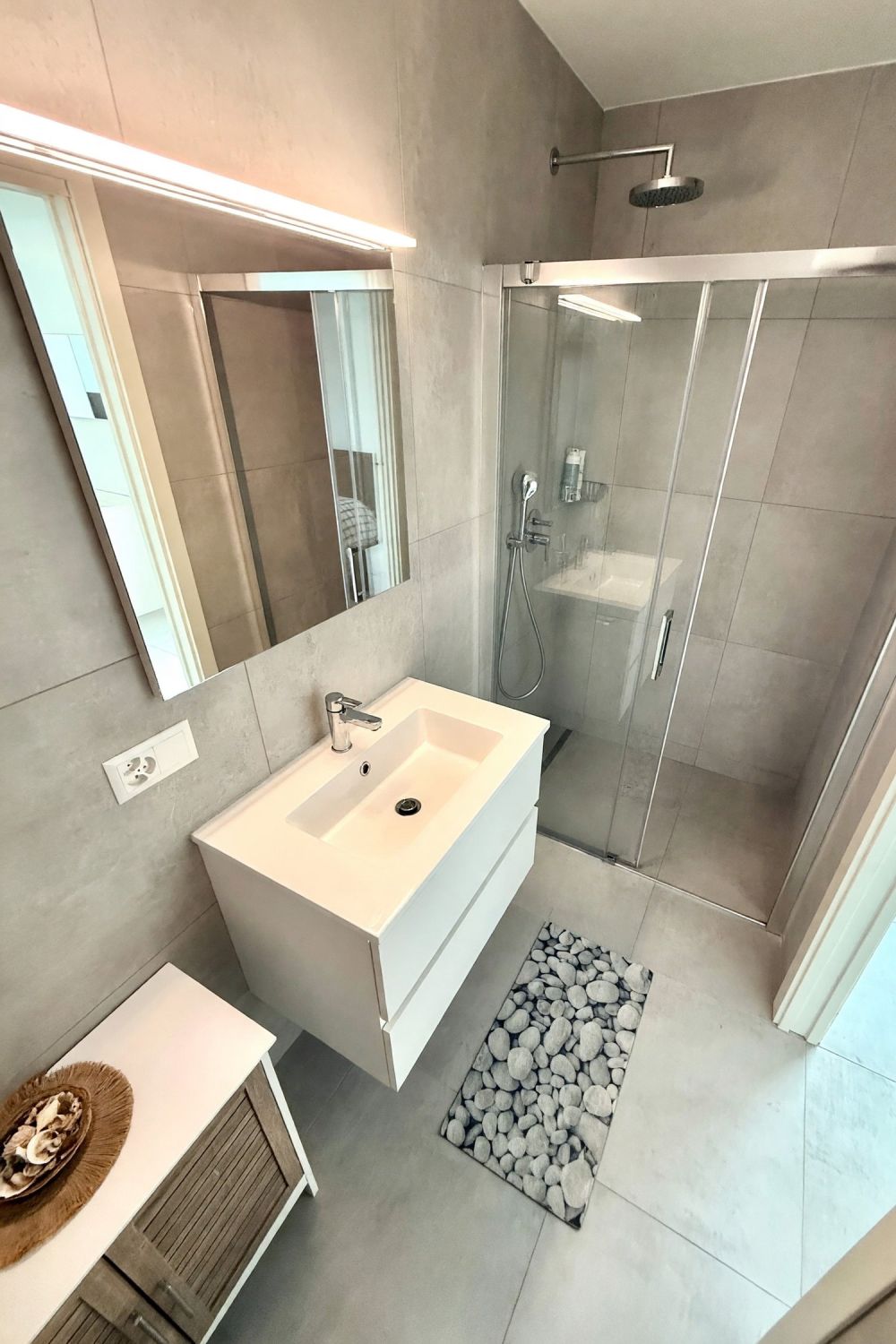 Elegante nuovo 3,5 con ampio terrazzo e camera con bagno ensuite - Bild 13