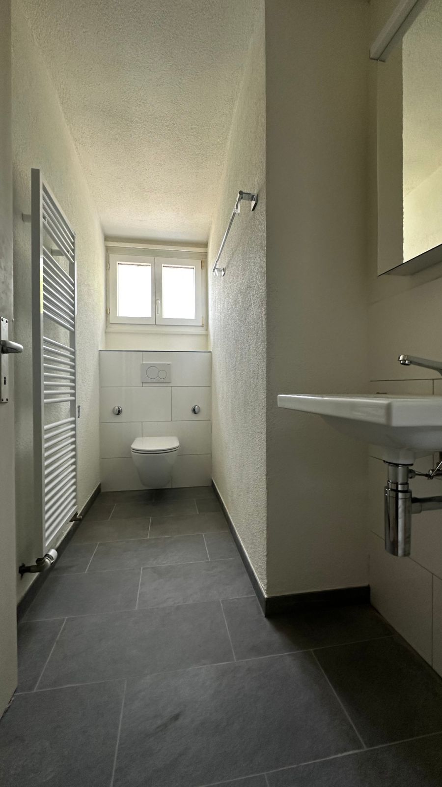 Erstvermietun nach Sanierung: 1-Zimmer-Dachwohnung - Bild 2