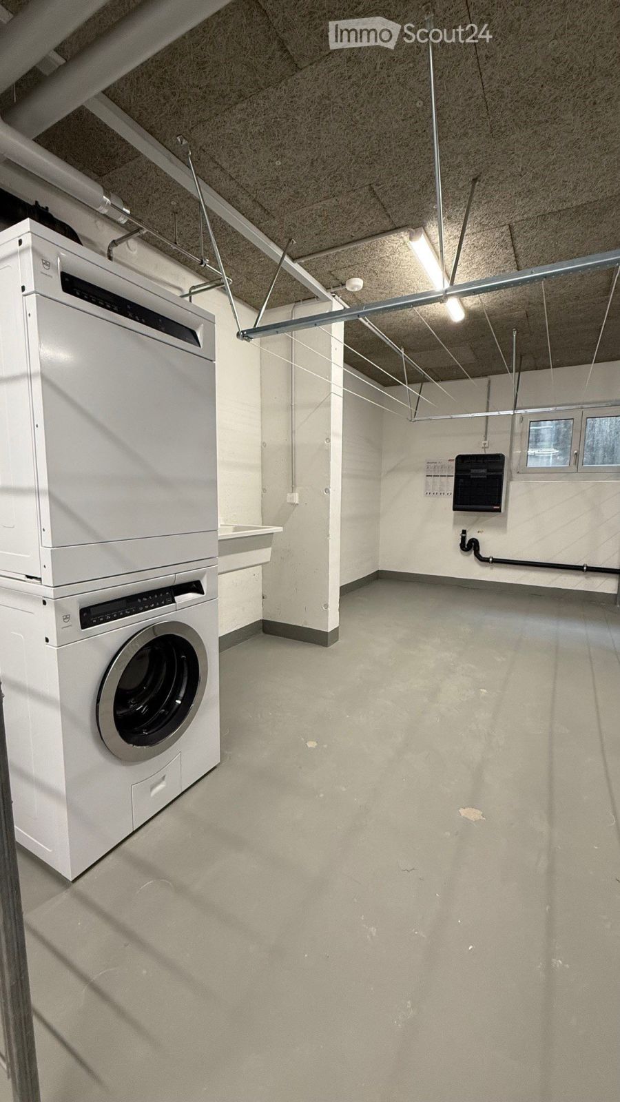 Moderne grosszügige 3.5-Zimmer-Neubauwohnung mit Balkon und Aussicht - Bild 13