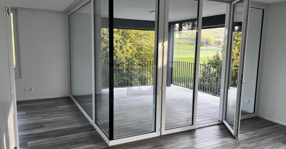MODERNES WOHNEN DIREKT AM IDYLLISCHEN DORFBACH - Appartement 3.5 pièces - image - 5