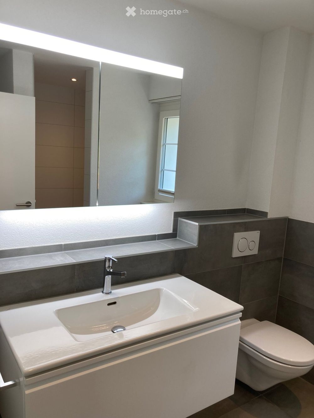 Grosse schöne 3.5 Zimmer-Wohnung mitten im Dorfkern - Bild 4