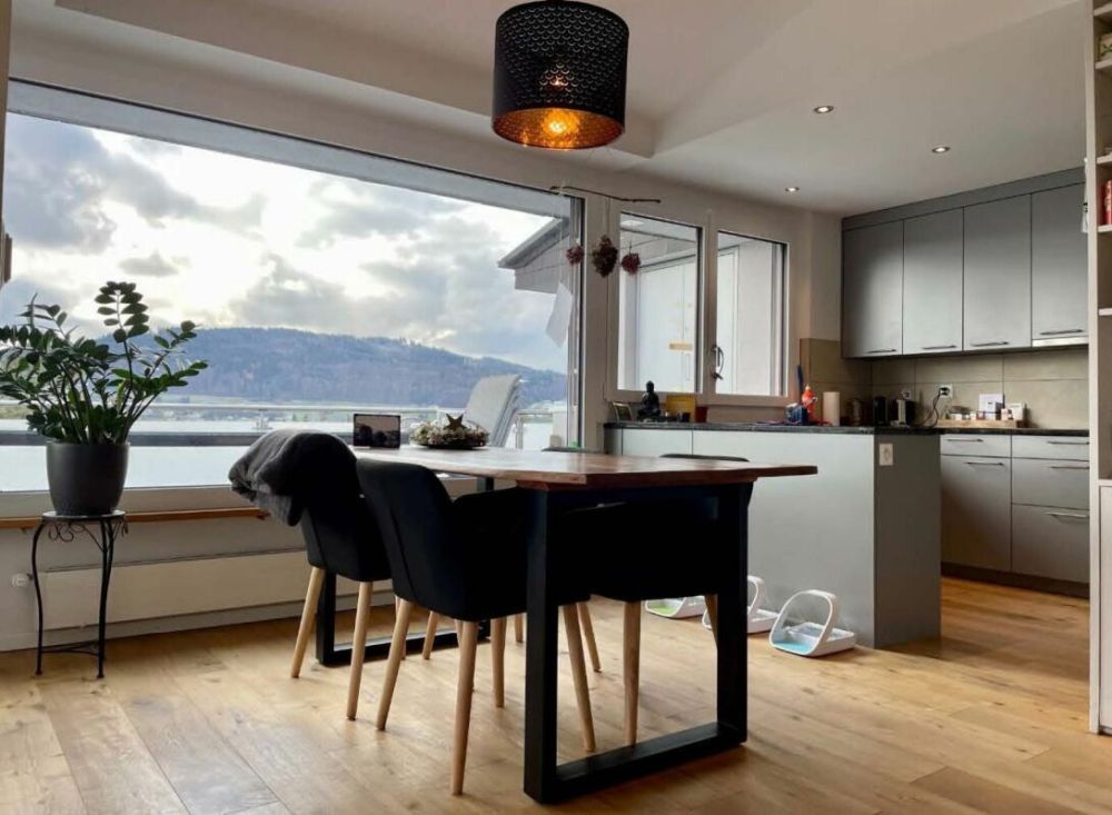 Moderne 6.5 Zr. Wohnung mit Terrasse und wunderbarer Fernsicht - Bild 4