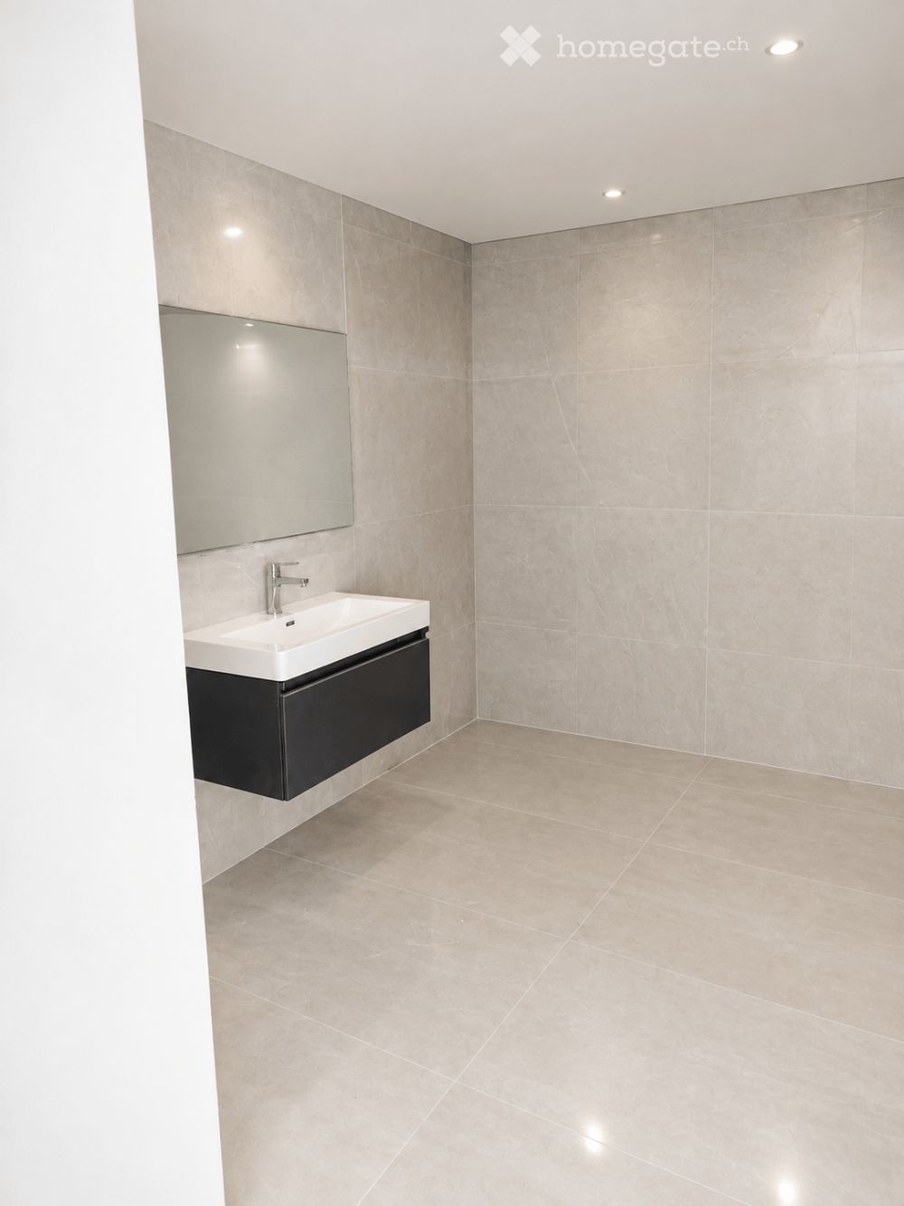 Moderne 4.5-Zimmer-Neubauwohnung mit grossem Balkon, hochwertiger Küche und viel Stauraum - Bild 6