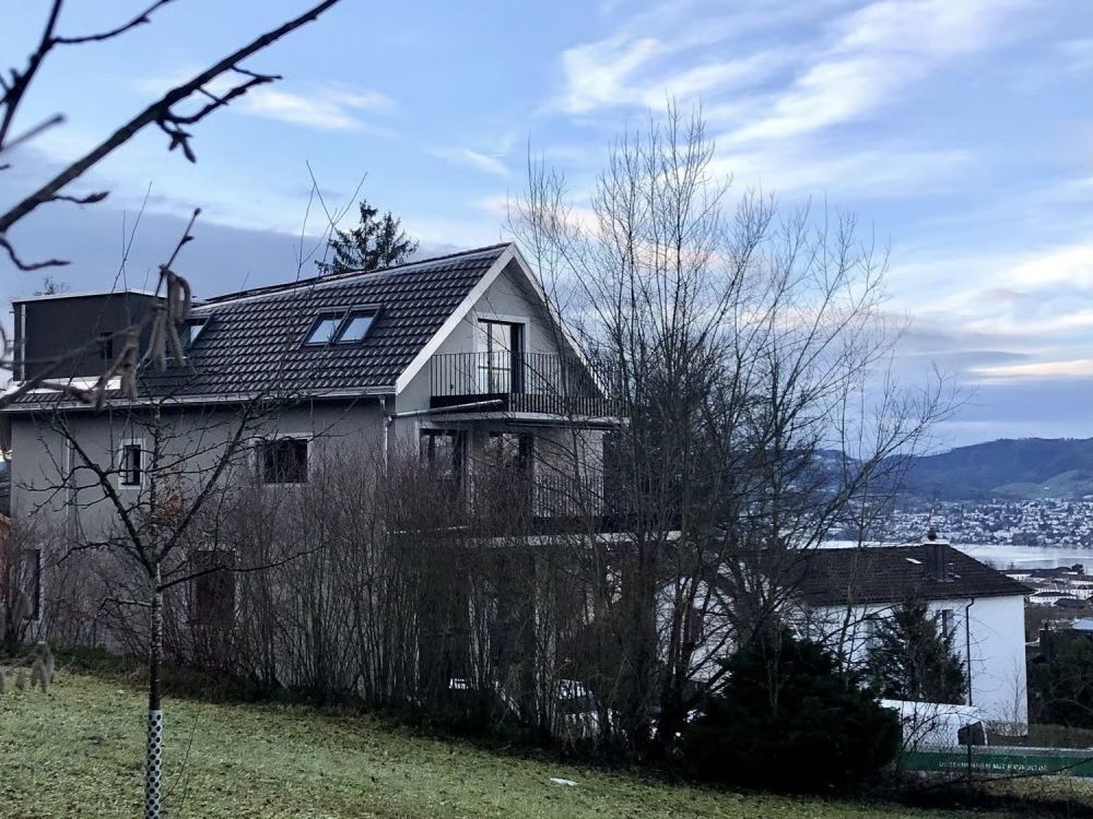 Exklusiver Attika-Komfort mit traumhafter Weitsicht über den Zürichsee - Bild 3