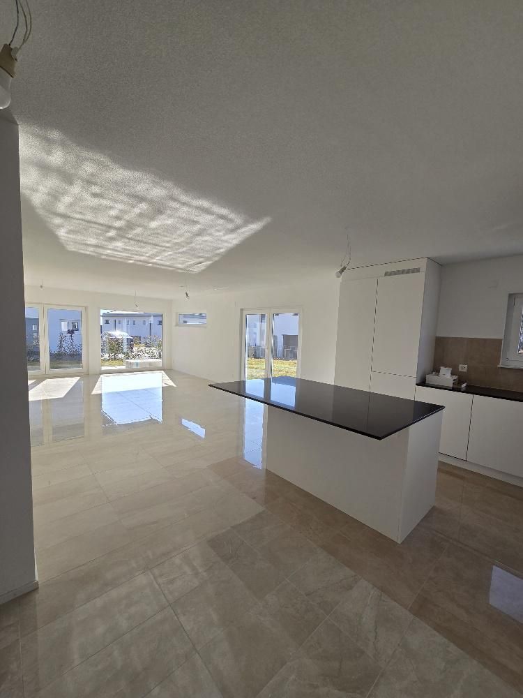 Moderne 5,5-Zimmer-Villa mit Garten in Ecublens (VD) - Bild 5