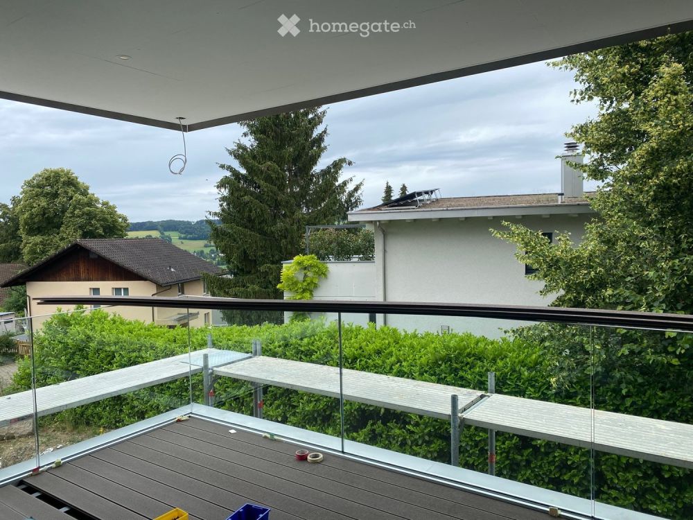 Erstvermietung: Topmoderne Wohnung im Eigentum Standard, Minergie effizient mit Solarstrom - Bild 12