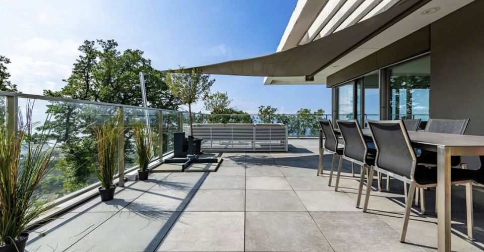 SUPERB APARTMENT OF ARCHITECT ON TOP FLOOR WITH LARGE TERRASSE - Appartement meublé - image - 1