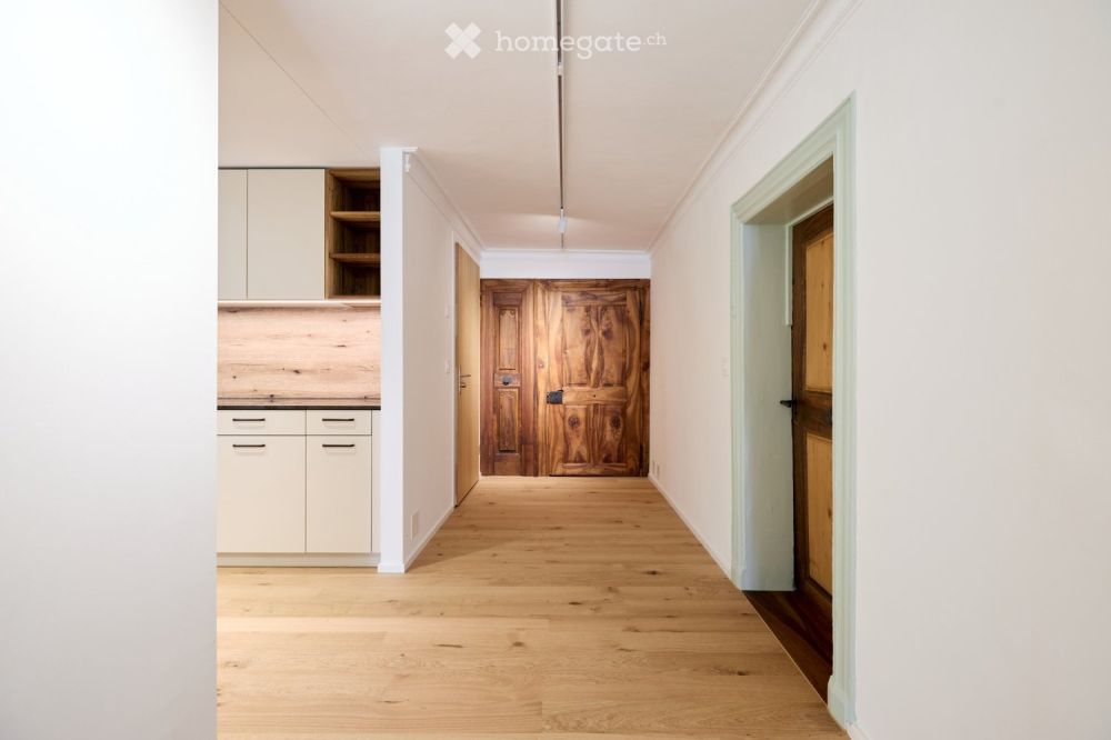 Historische 5.5-Zimmer Wohnung / Büroräume in Seewen SZ - Bild 1