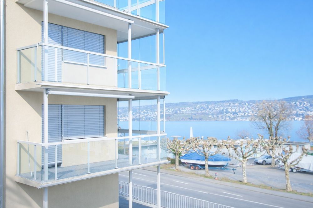 Ihr neues Zuhause mit atemberaubender Seesicht und Badeplatz - Bild 1