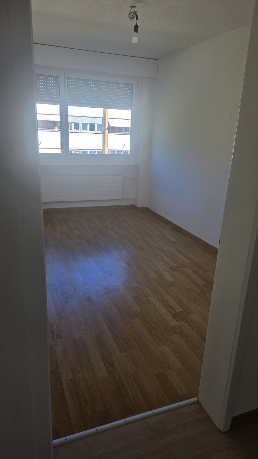 RenovieERSTVERMIETUNG NACH SANIERUNG: MODERNE 4.5-ZIMMERWOHNUNGEN!rte Wohnung in Brüttisellen - Bild 3