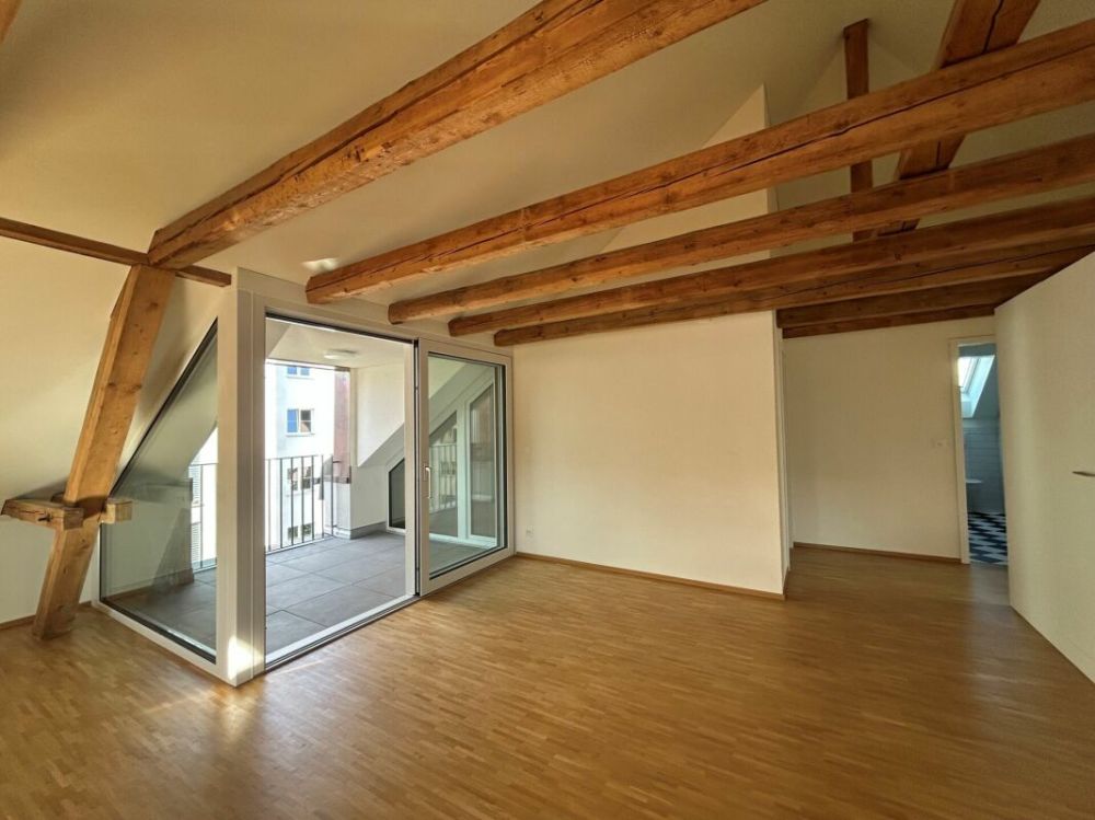 Moderne Dachwohnung mit Loggia an zentraler Lage - Bild 3