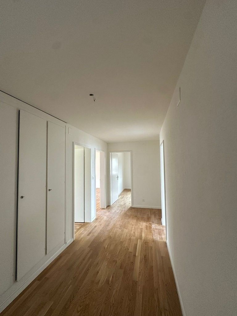Sanierte 4.0-Zimmerwohnung an guter Lage in Dietikon - PHOTO-2026-04-15-11-30-54.jpg