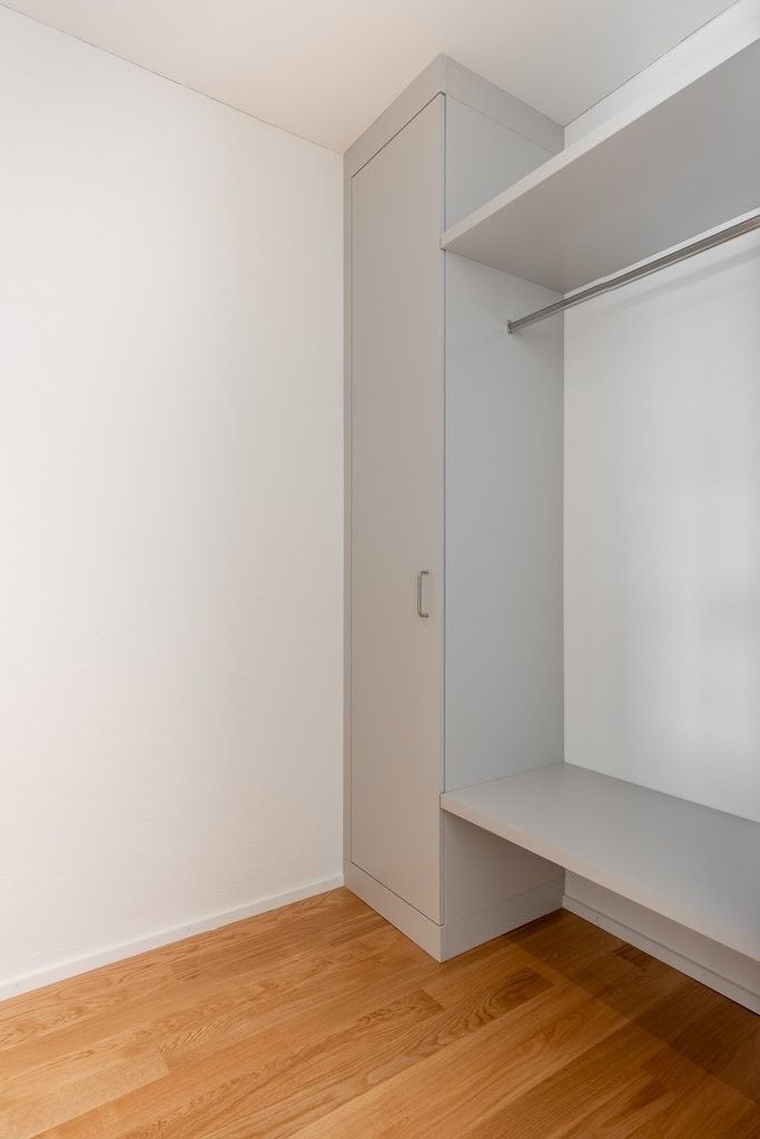 ERSTBEZUG - Wohnen mit Weitblick im Hochhuus Bern - Garderobe