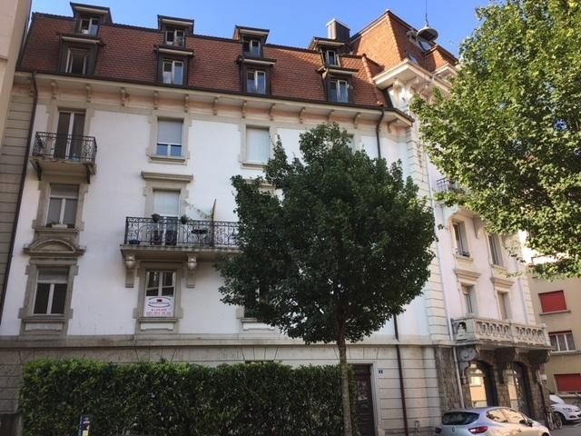 Appartement de 2.5 pièces fraichement rénové au centre de Fribourg - Appartement 2.5 pièces - image - 1