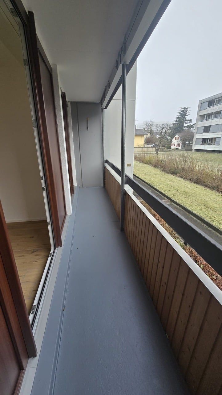 Komplett renovierte Wohnung mit eigenem Waschturm und Parkplatz - Bild 8