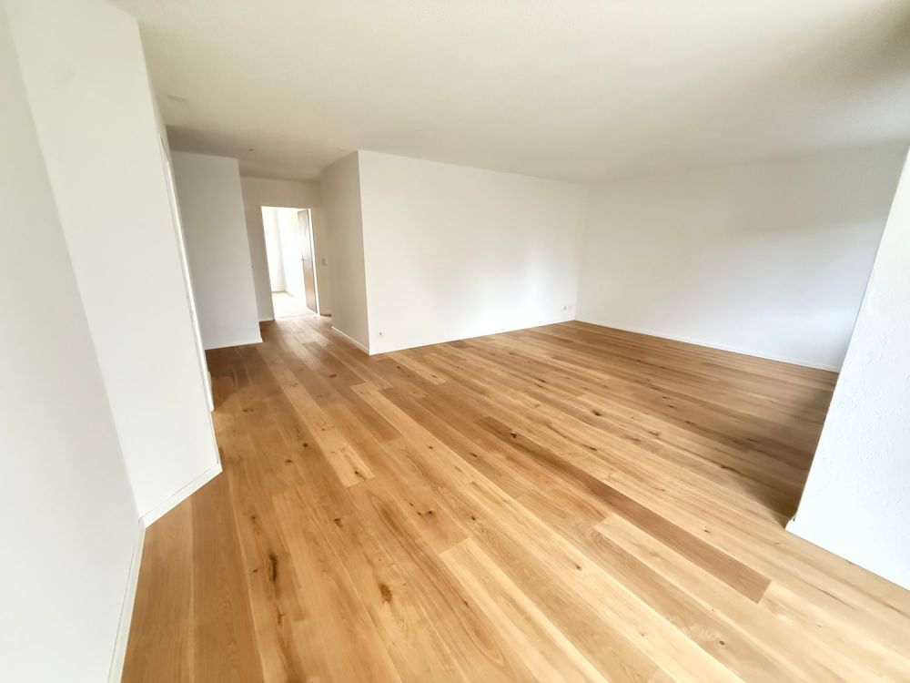 ERSTVERMIETUNG: 4.5-Zi-Wohnung mit Balkon in Brügg im Eigentumsstandart - Bild 4