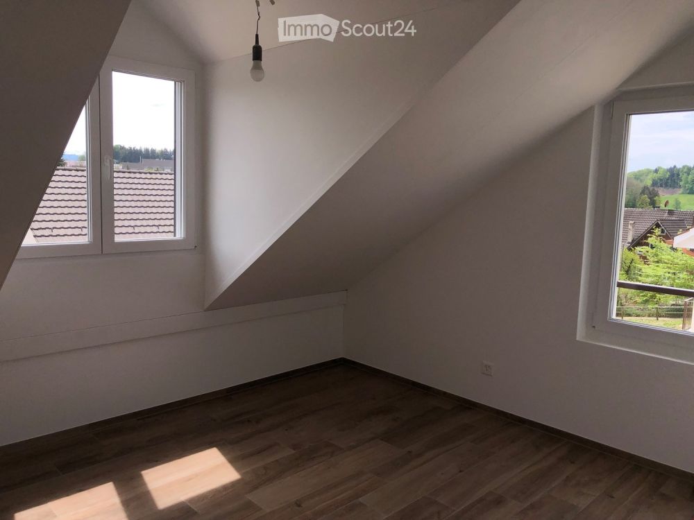 Helle 4.5 Zimmer Wohnung - Bild 10