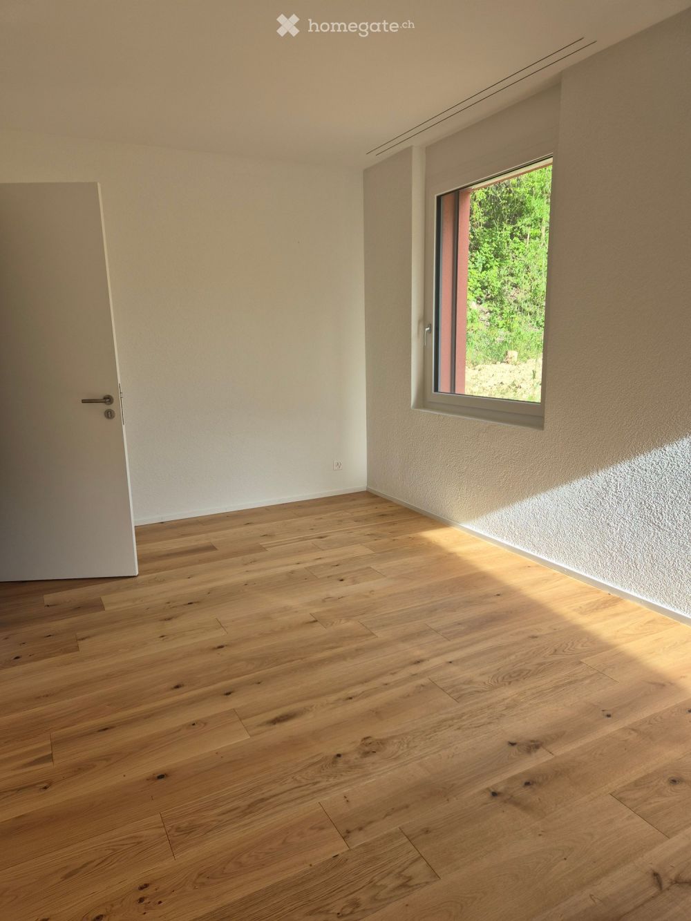 Neue helle 5,5 - Zimmerwohnung mit Gartensitzplatz - Bild 3
