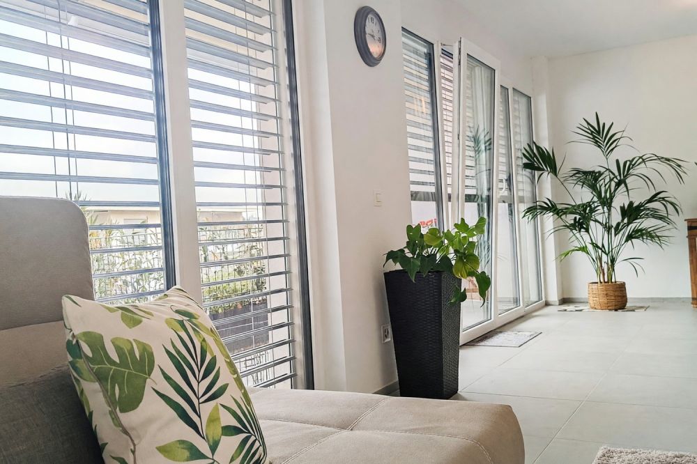 Elegante nuovo 3,5 con ampio terrazzo e camera con bagno ensuite - Bild 6