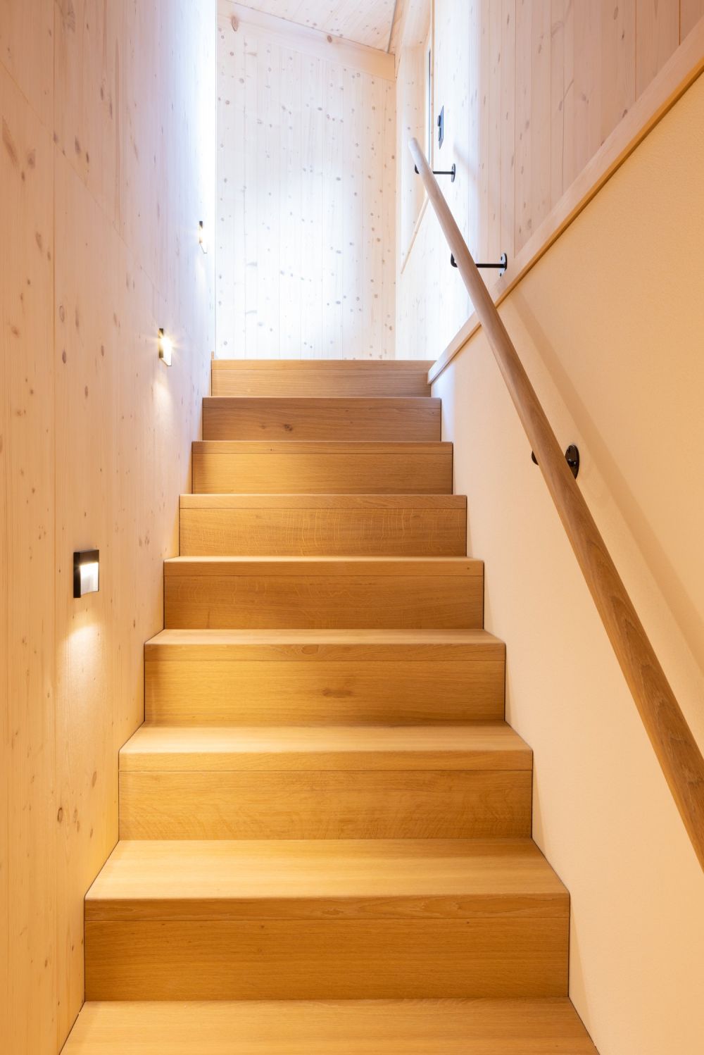 Einmaliges Holz100 3.5-Zimmer Kleinhaus in Attinghausen, UR - Bild 11