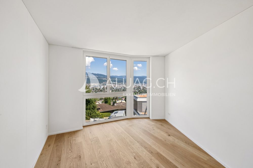 EXKLUSIVE 5.5-ZIMMER-WOHNUNG - Helles Zimmer mit weitem Ausblick  ideal als Schlafzimmer oder Homeoffice