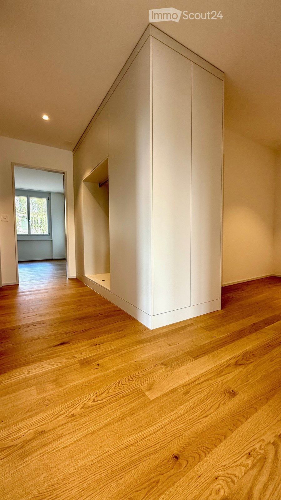 Moderne grosszügige 3.5-Zimmer-Neubauwohnung mit Balkon und Aussicht - Bild 10