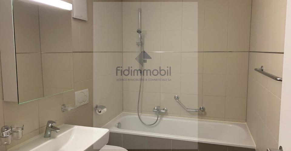 MAGNIFIQUE APPARTEMENT PROCHE DE TOUTES LES COMMODITES - Appartement 4.5 pièces - image - 7