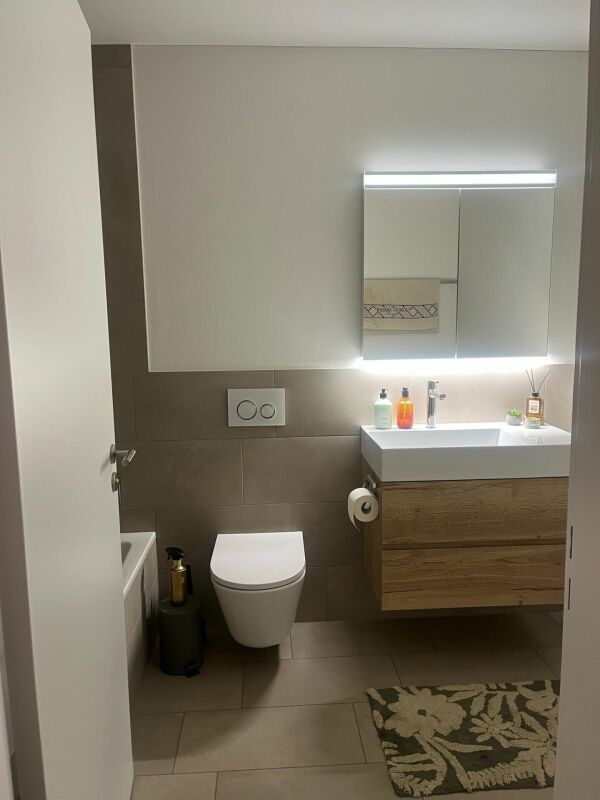 Hochwertig ausgebaute 3.5 Zimmer-Wohnung im gepflegten Parco Verde zu vermieten - Bild 7