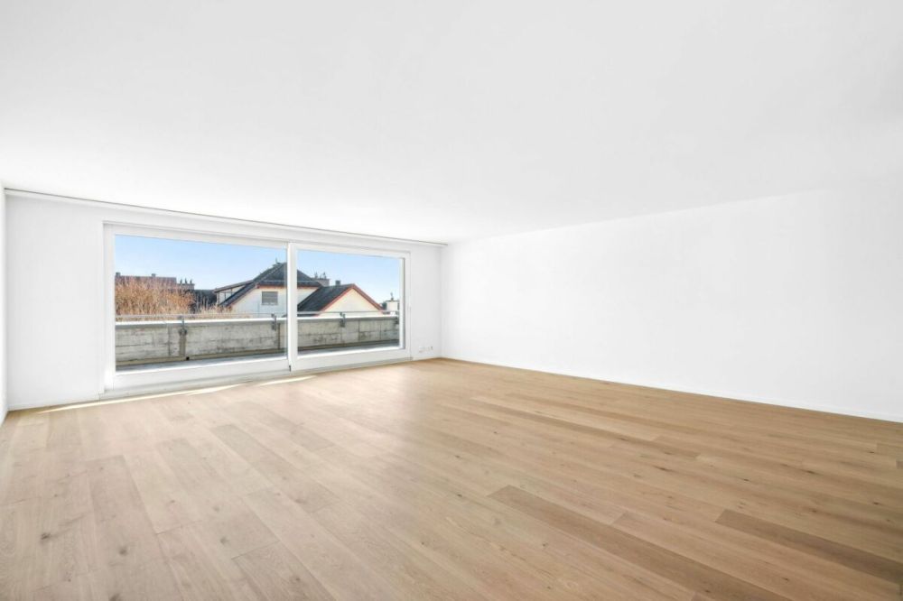 ERSTBEZUG NACH KOMPLETTSANIERUNG AN ZENTRALER LAGE IN MEILEN - ATTIKAWOHNUNG NAHE DEM ZÜRICHSEE - Bild 4