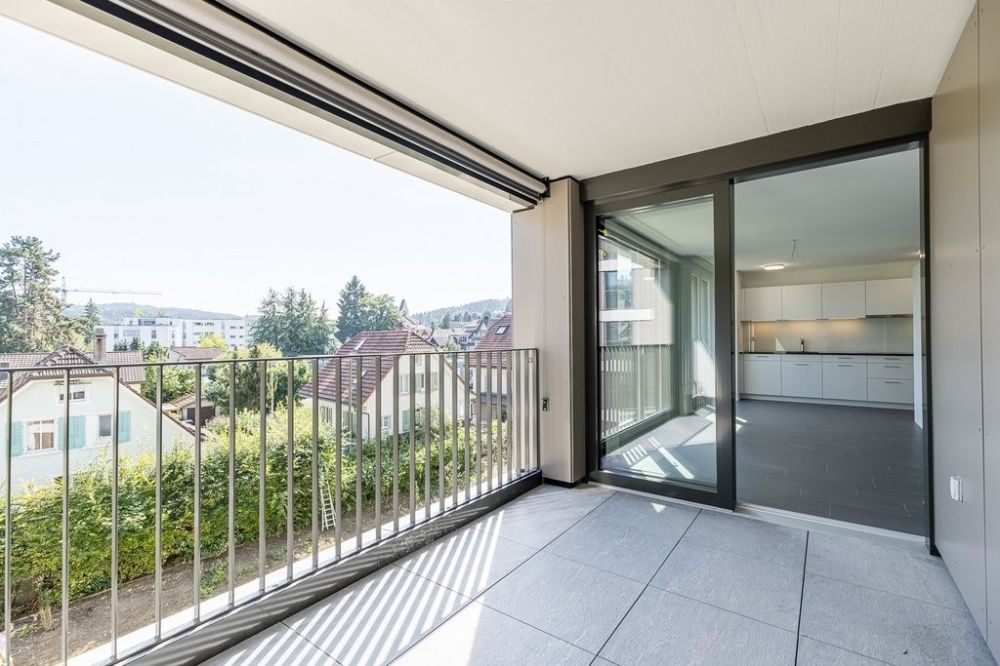 Hier endet Ihre Wohnungssuche - Balkon_mit_Blick_nach_Innen.jpg