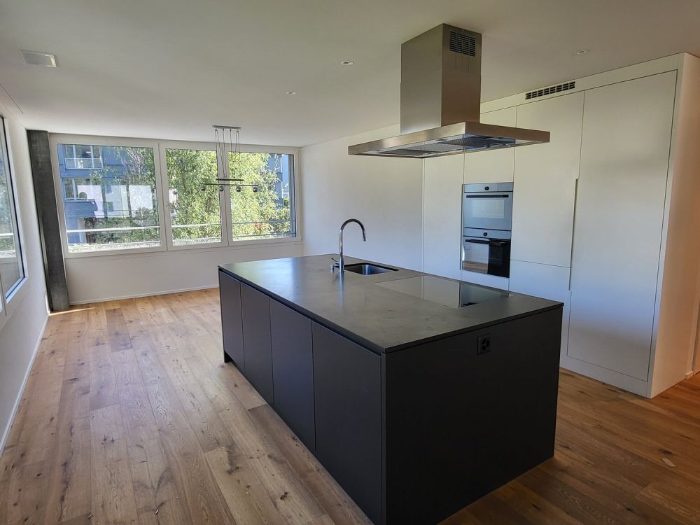 Moderne 3,5-Zimmerwohnung mit grosszügigem Balkon - Bild 1