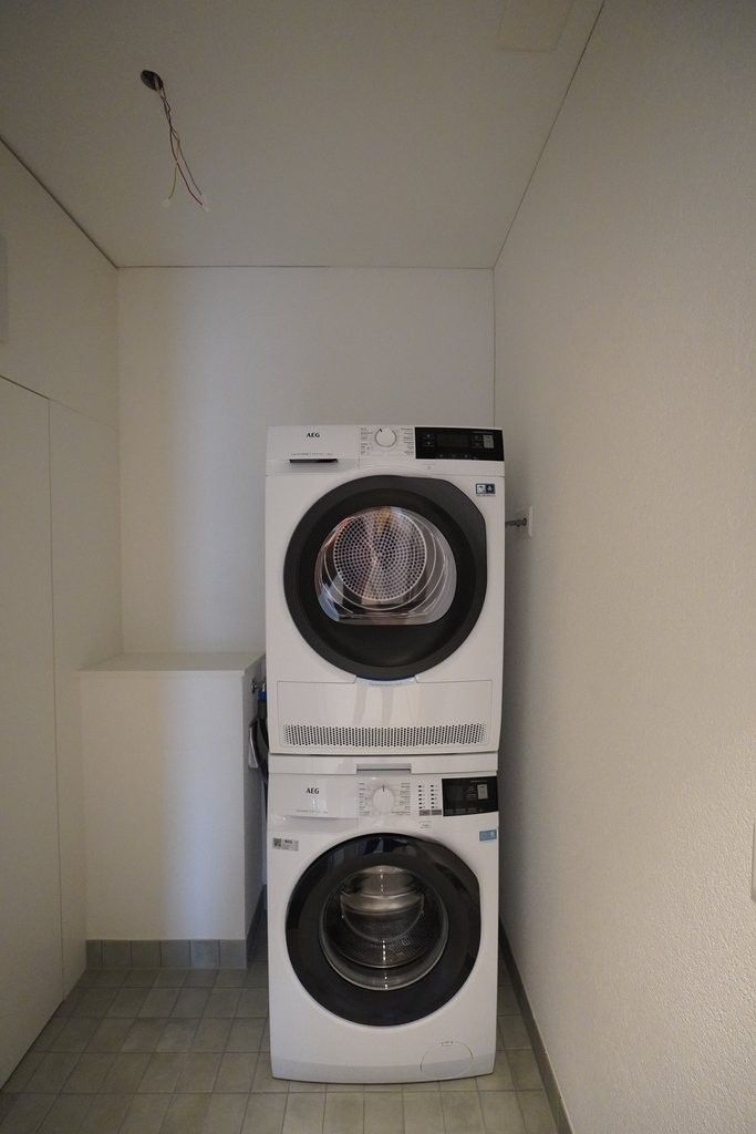 ERSTVERMIETUNG - modern und urban - 3.5-Zi.-Wohnung - Reduit mit Waschturm