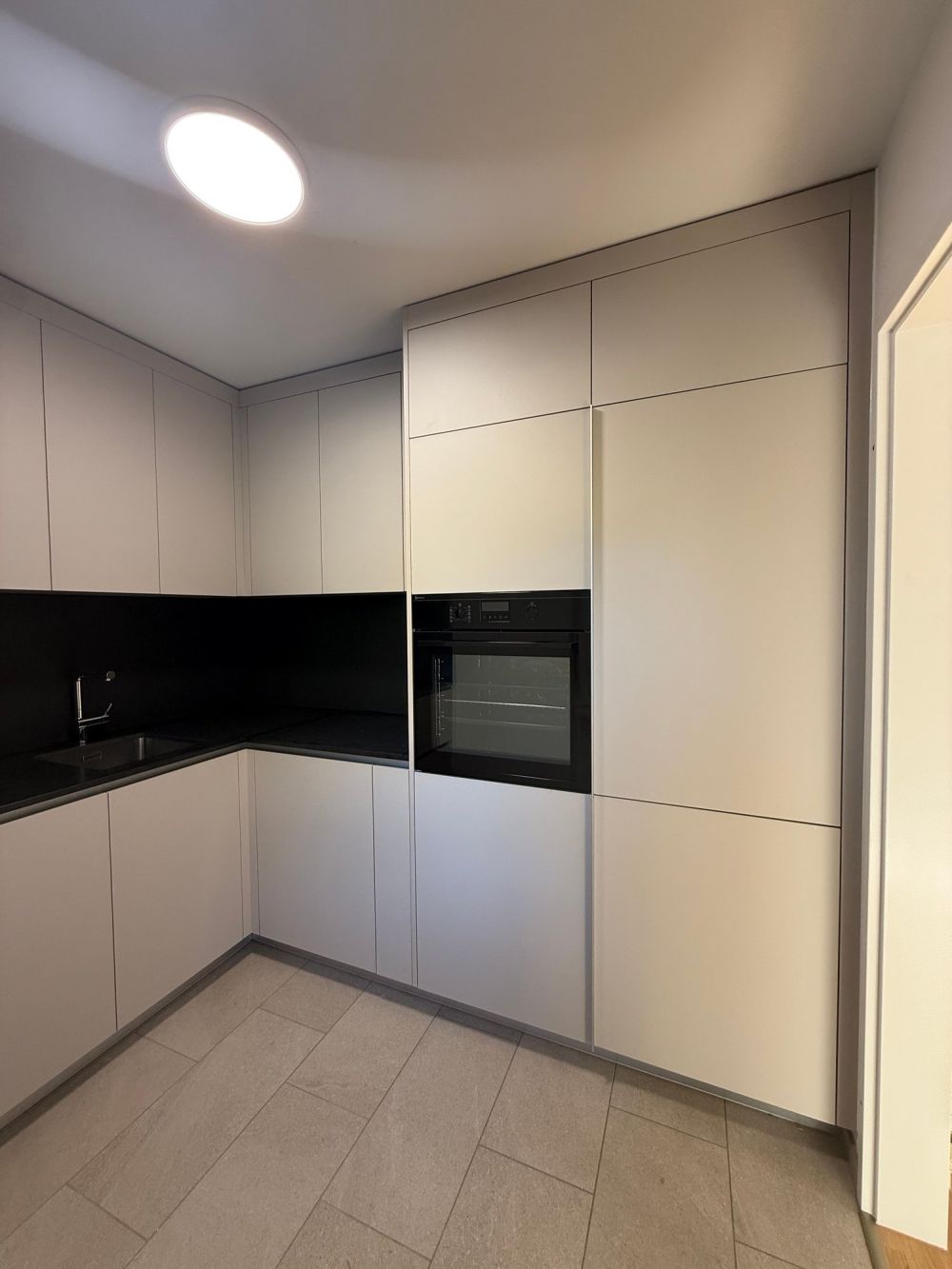 Erstvermietung nach Sanierung – moderne 2.5-Zimmer-Wohnung mit Balkon - Bild 12