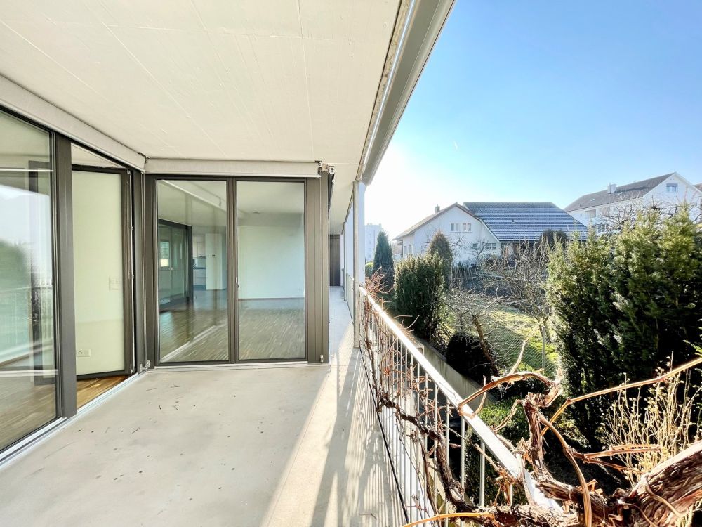 Rooftop! Helle Wohnung mit rieser Dachterrasse an zentraler Lage! - L2131-122 Balkon 3