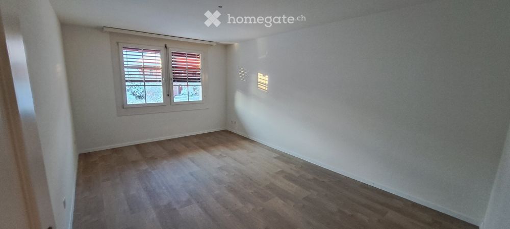 Grosszügiges 6-Zimmer-Reihenhaus mit Garten und 2 Garagenplätze in Altendorf - Bild 5