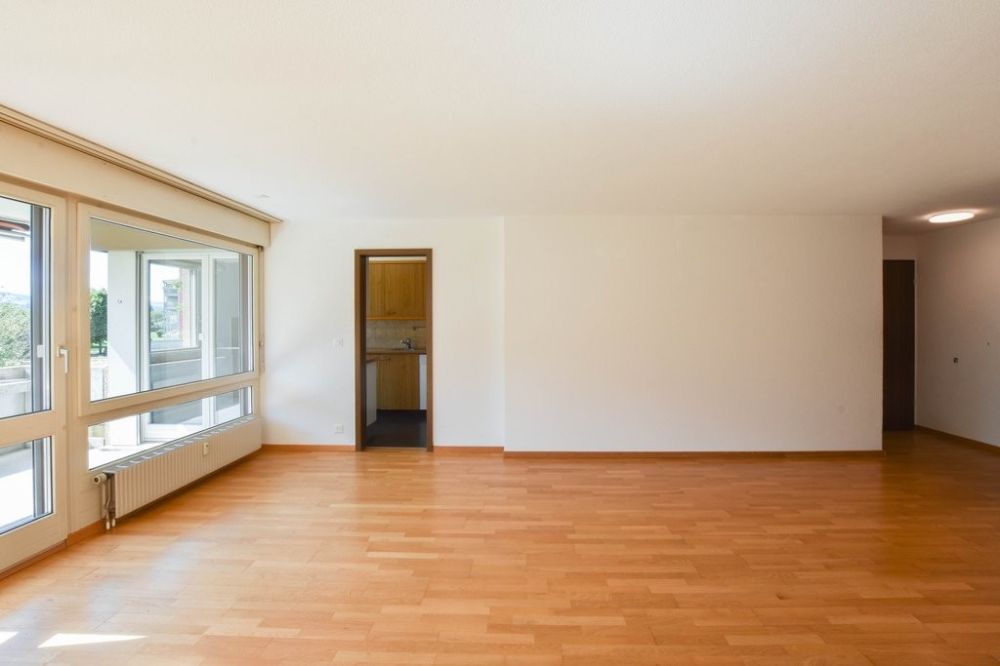 Befristete 3.5-Zimmerwohnung mit sonnigem Sitzplatz - DSC_0249.jpg