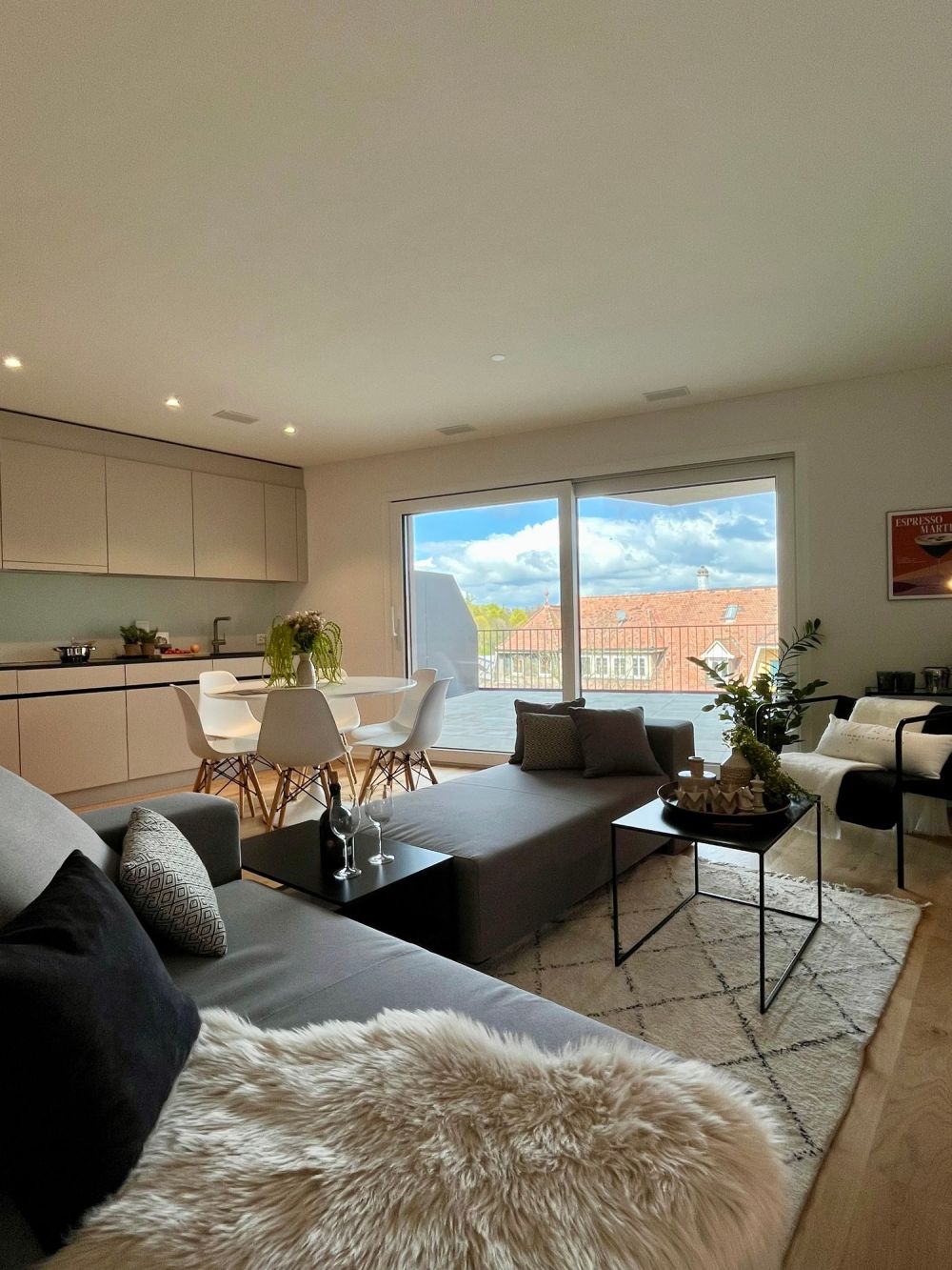 Neubau (2025): 5.5 Zimmer Maisonette - Wohnung mit grosser Terrasse und Aussicht auf Basel - Bild 4