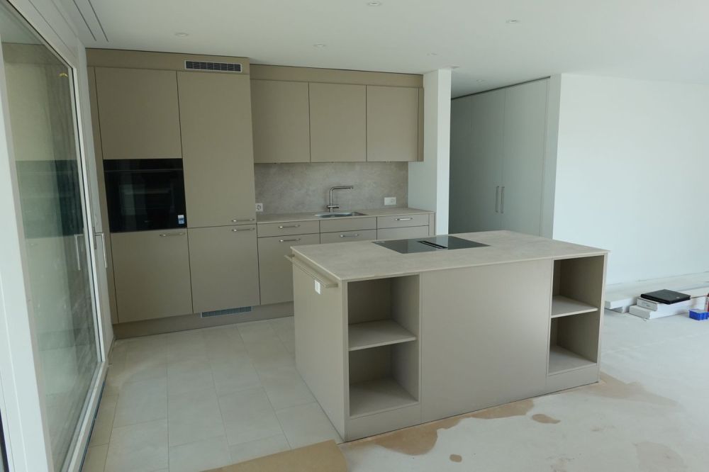 Neubau Erstbezug - moderne 3.5-Zimmerwohnung mit Gartensitzplatz - offene Küche