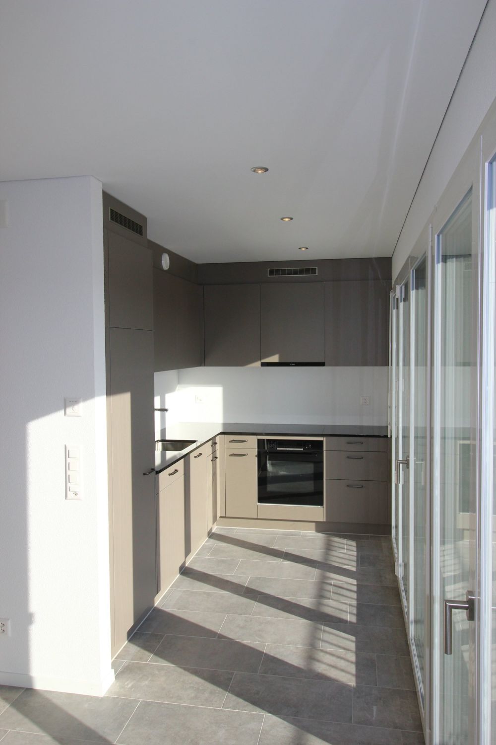 Erstbezug! Moderne 2.5-Zimmer-Attika-Wohnung – ab 01.10.2026 verfügbar - Bild 5