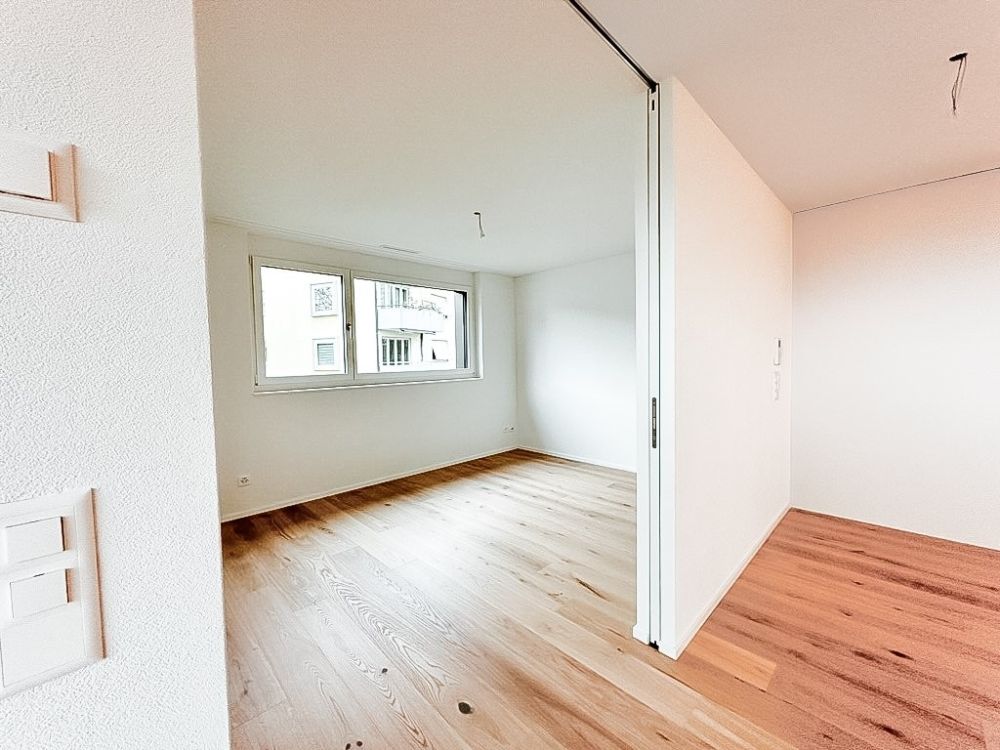 Attraktive 3½ Zimmerwohnung im steuergünstigen Bäch SZ - Büro