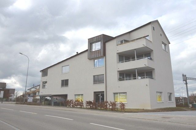 Grosszügige Neubauwohnung mit schöner Loggia - Bild 1
