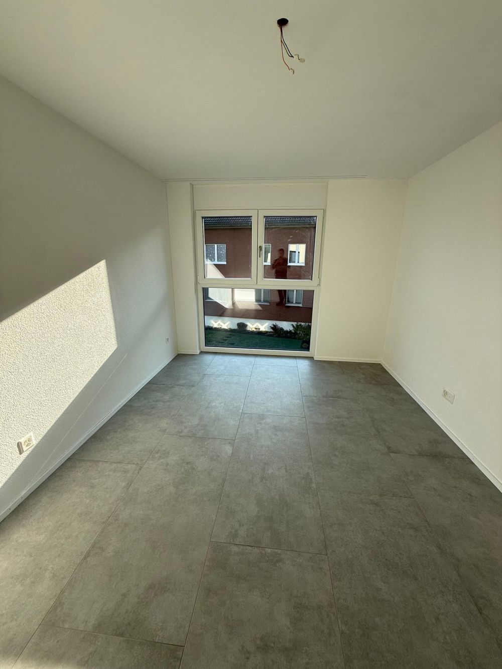 Moderne 2.5-Zimmer-Wohnung in Reinach mit Balkon und Garage - Bild 10
