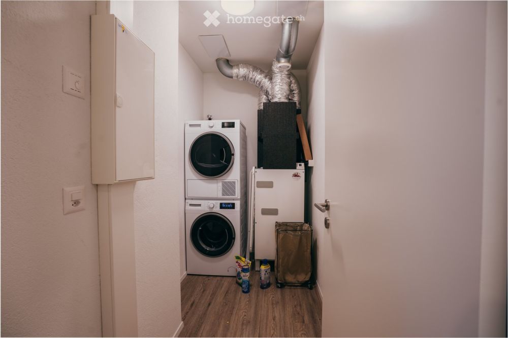 Modern 2.5-Room Ground Floor Apartment in Quiet Mönchaltorf - Bild 7